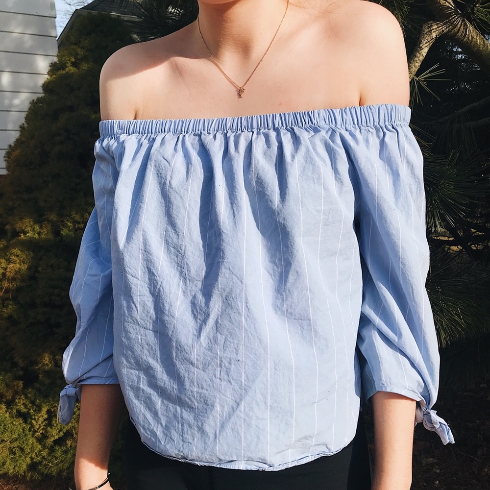 Forever 21 off the shoulders shirt
